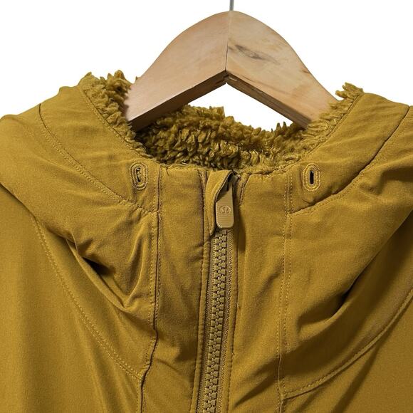 Lululemon Womens Reversible Sherpa Fleece Hooded Jacket Size 12 Gold Spice RARE - Picture 4 of 11
